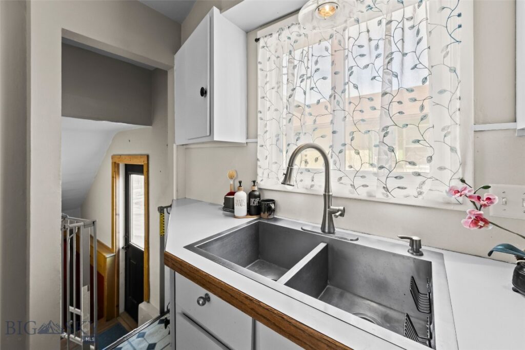 321 S 3rd Street, Livingston MT 59047