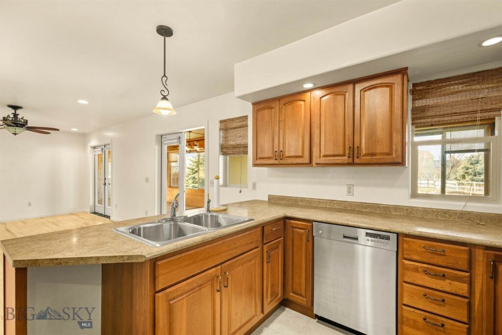 321 E Tobiano Trail, Belgrade MT 59714