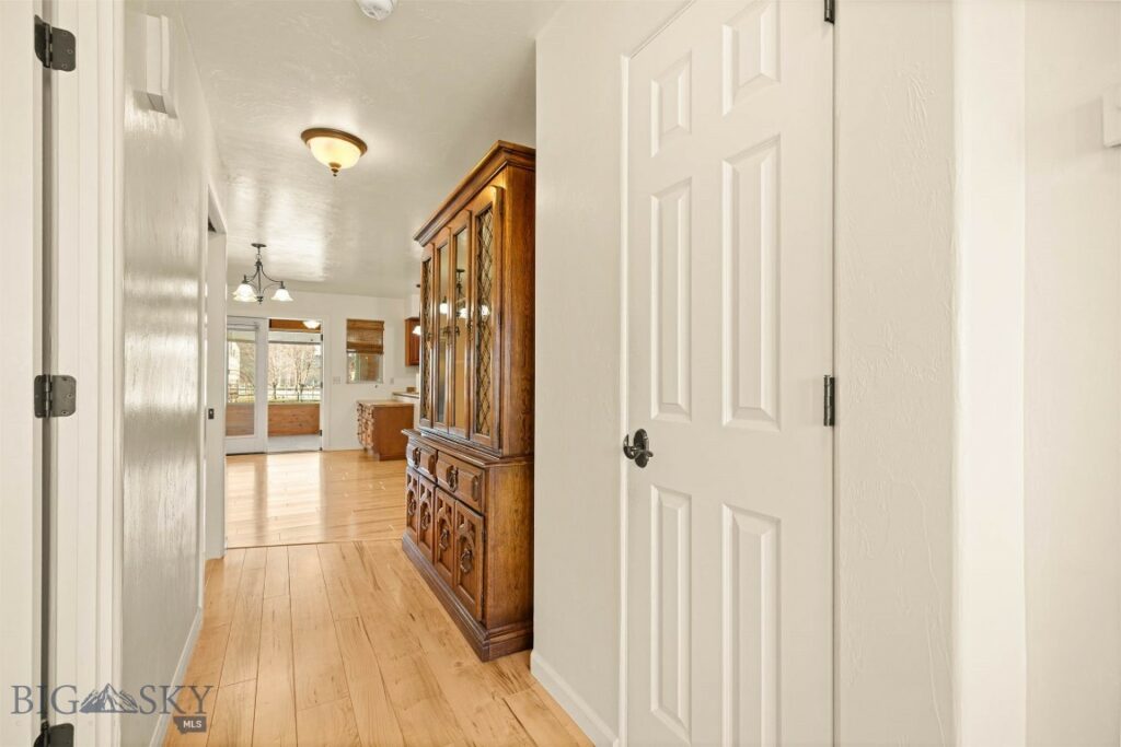 321 E Tobiano Trail, Belgrade MT 59714