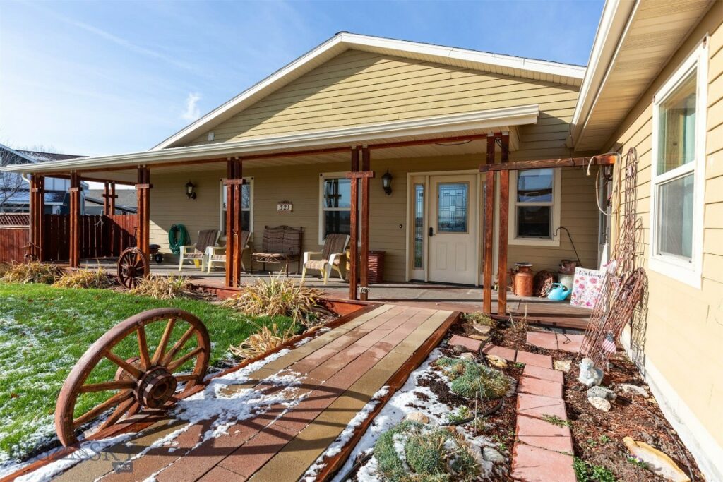 321 E Tobiano Trail, Belgrade MT 59714