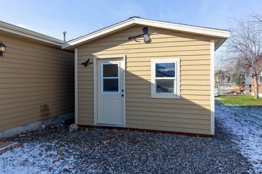 321 E Tobiano Trail, Belgrade MT 59714