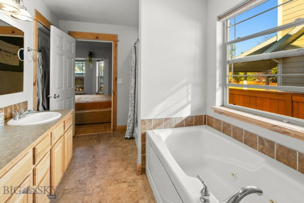 3241 Annie, Bozeman MT 59718