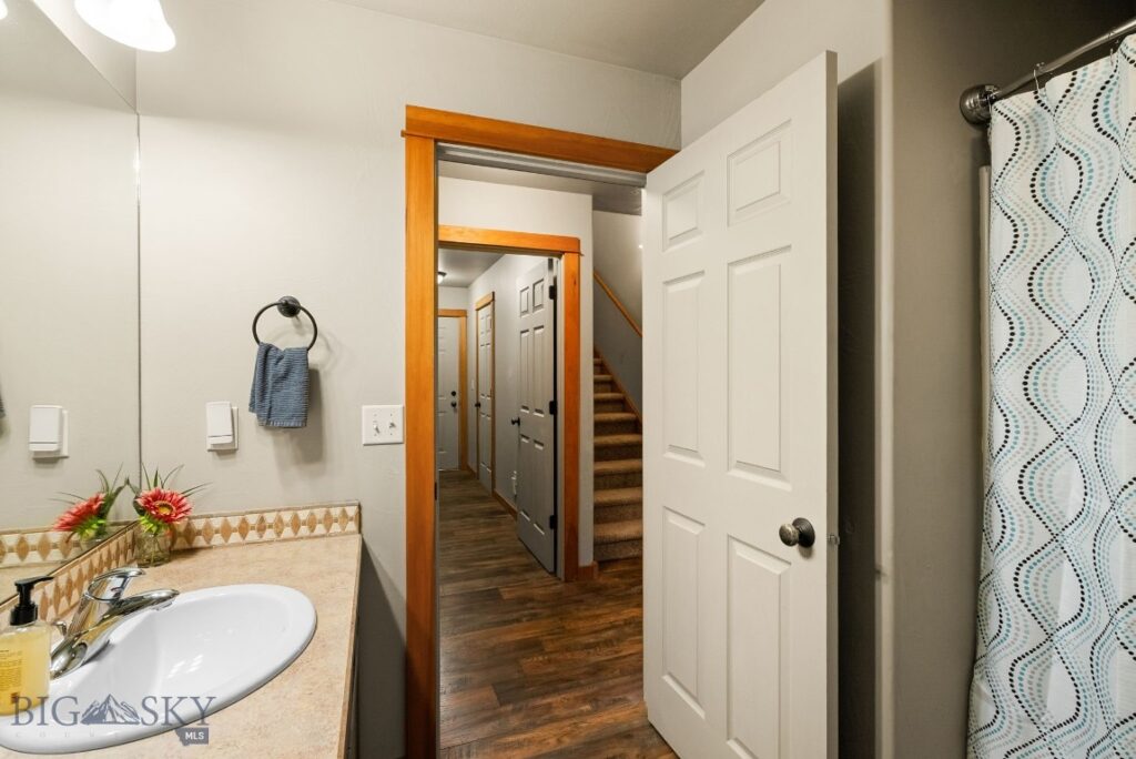 3263 Annie, Bozeman MT 59718