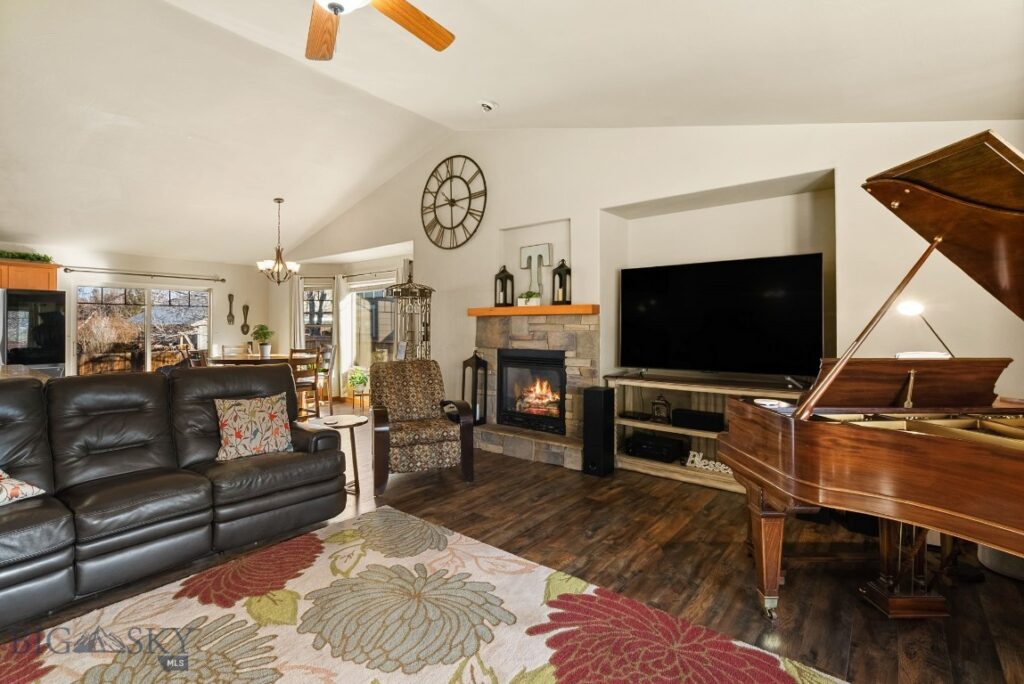 3263 Annie, Bozeman MT 59718