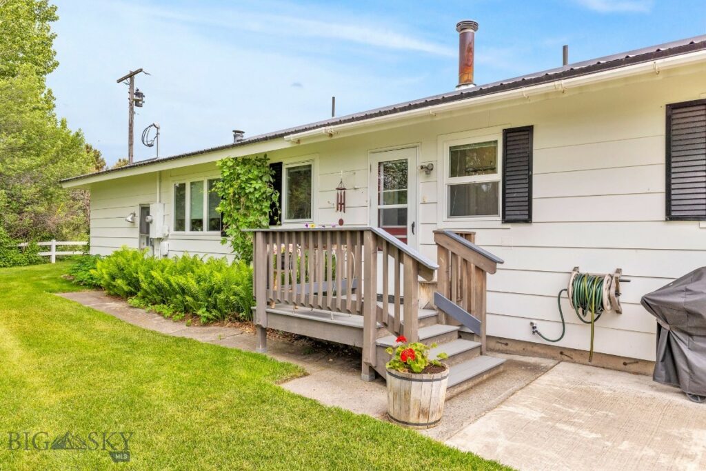 327 Dovetail Lane, Bozeman MT 59718