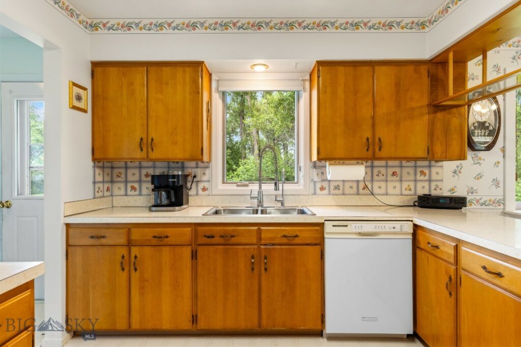 327 Dovetail Lane, Bozeman MT 59718