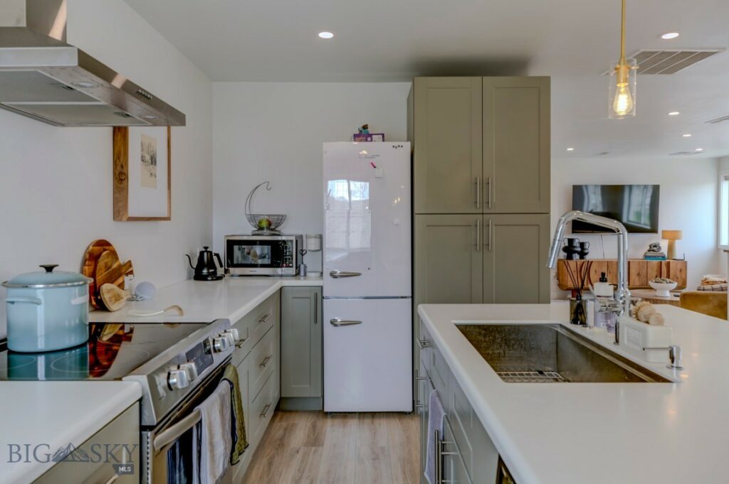 329 S B Street Street, Livingston MT 59047