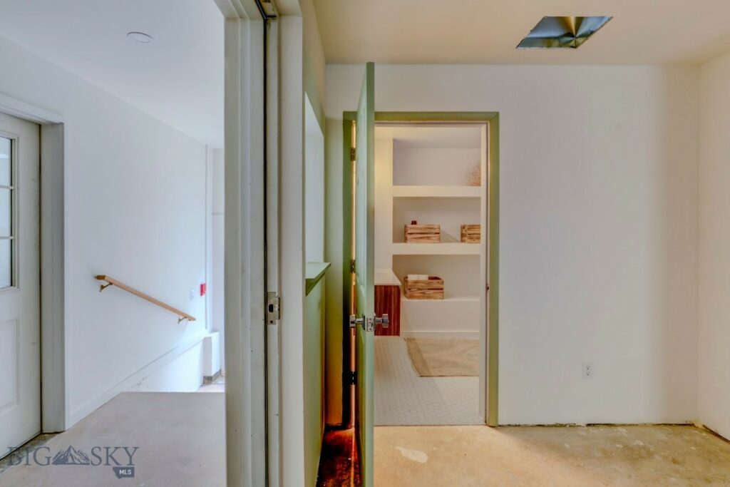 329 S B Street Street, Livingston MT 59047