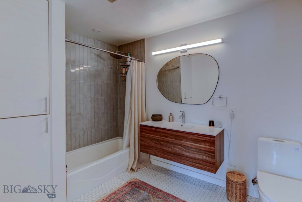 329 S B Street Street, Livingston MT 59047