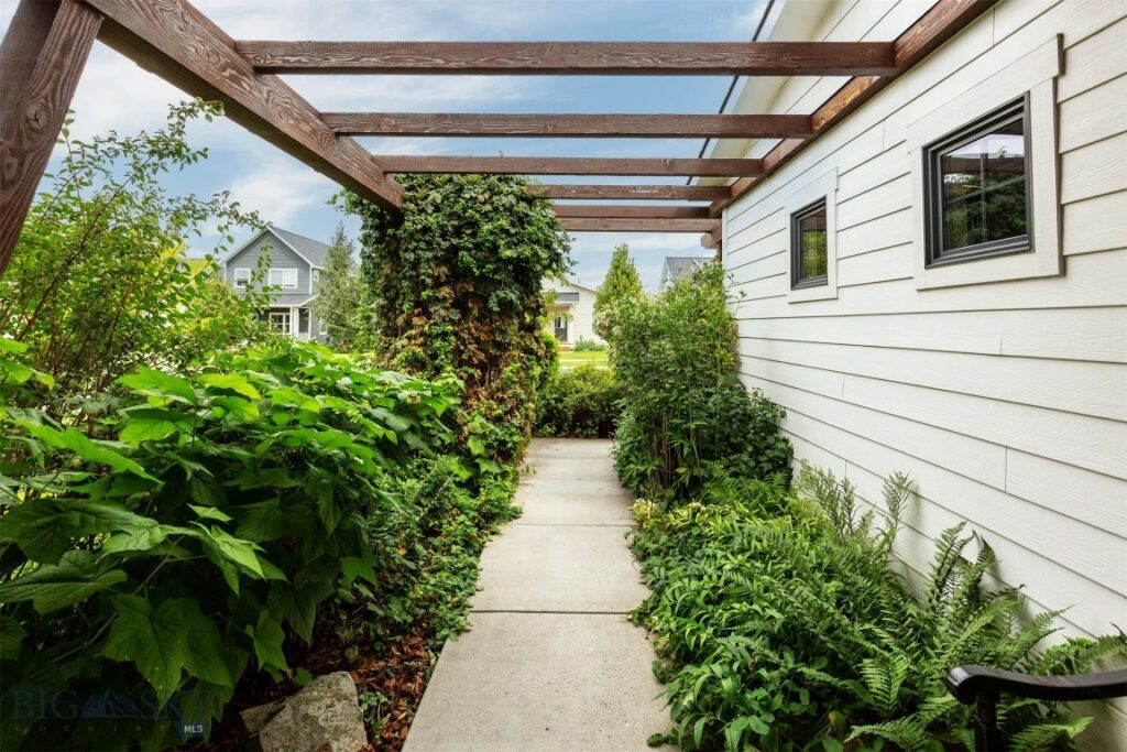 3382 Monida, Bozeman MT 59718