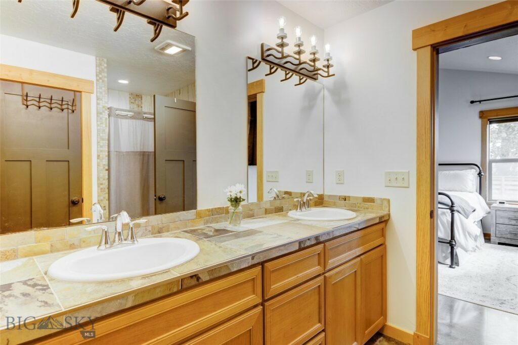 3493 Lolo Way, Bozeman MT 59718