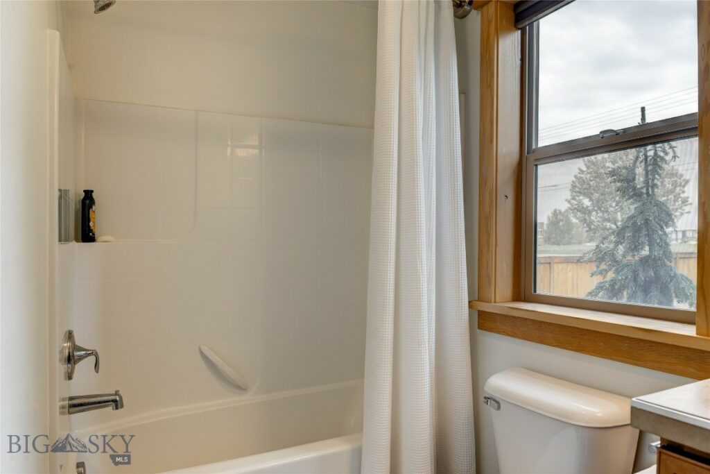 3493 Lolo Way, Bozeman MT 59718