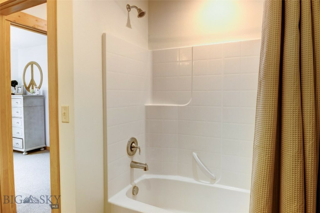 3493 Lolo Way, Bozeman MT 59718