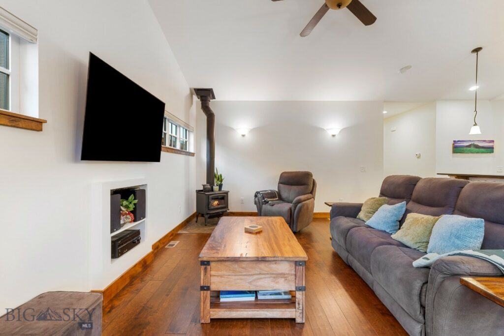 3660 Lolo Way, Bozeman MT 59718