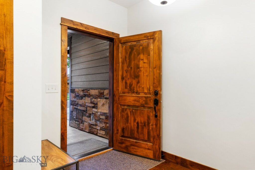 3660 Lolo Way, Bozeman MT 59718