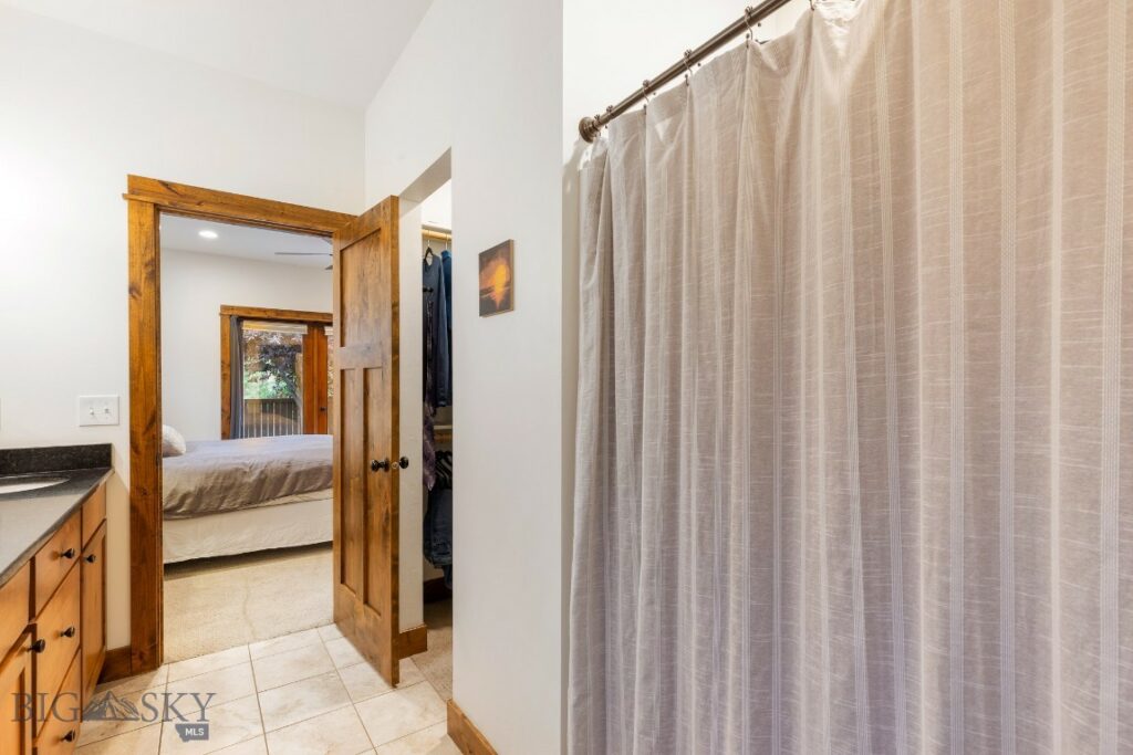 3660 Lolo Way, Bozeman MT 59718