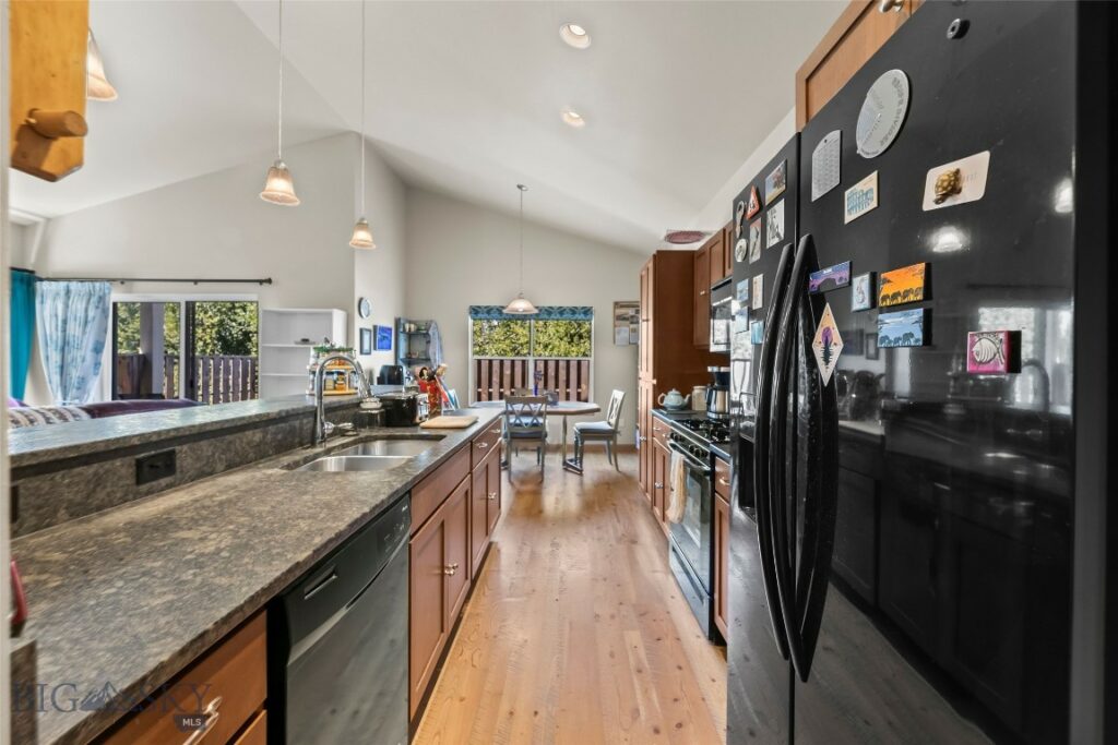 37 Voyager Lane, Bozeman MT 59718