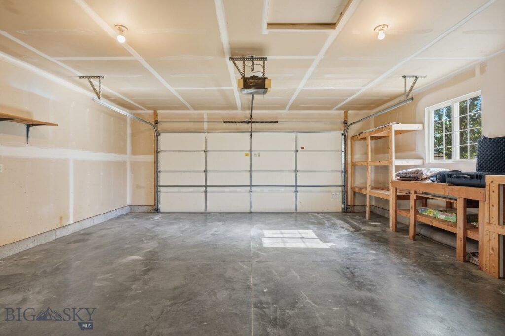 38 E River Rock Road, Belgrade MT 59714