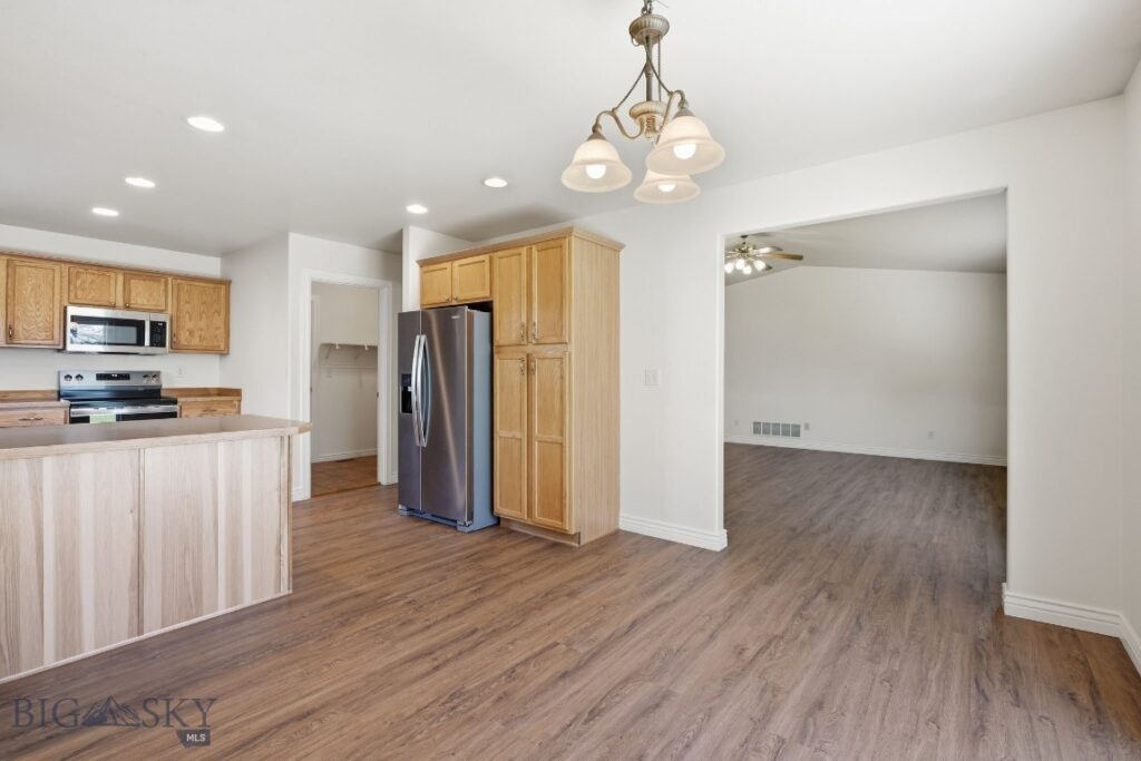 38 E River Rock Road, Belgrade MT 59714