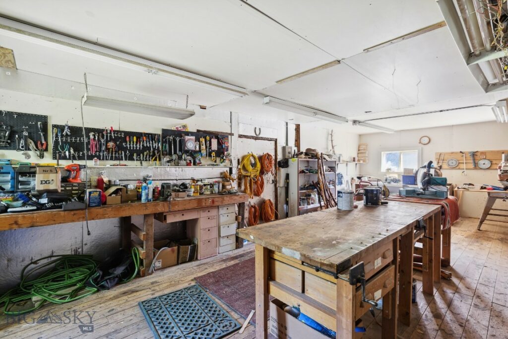 381 Bozeman Trail Road, Bozeman MT 59715