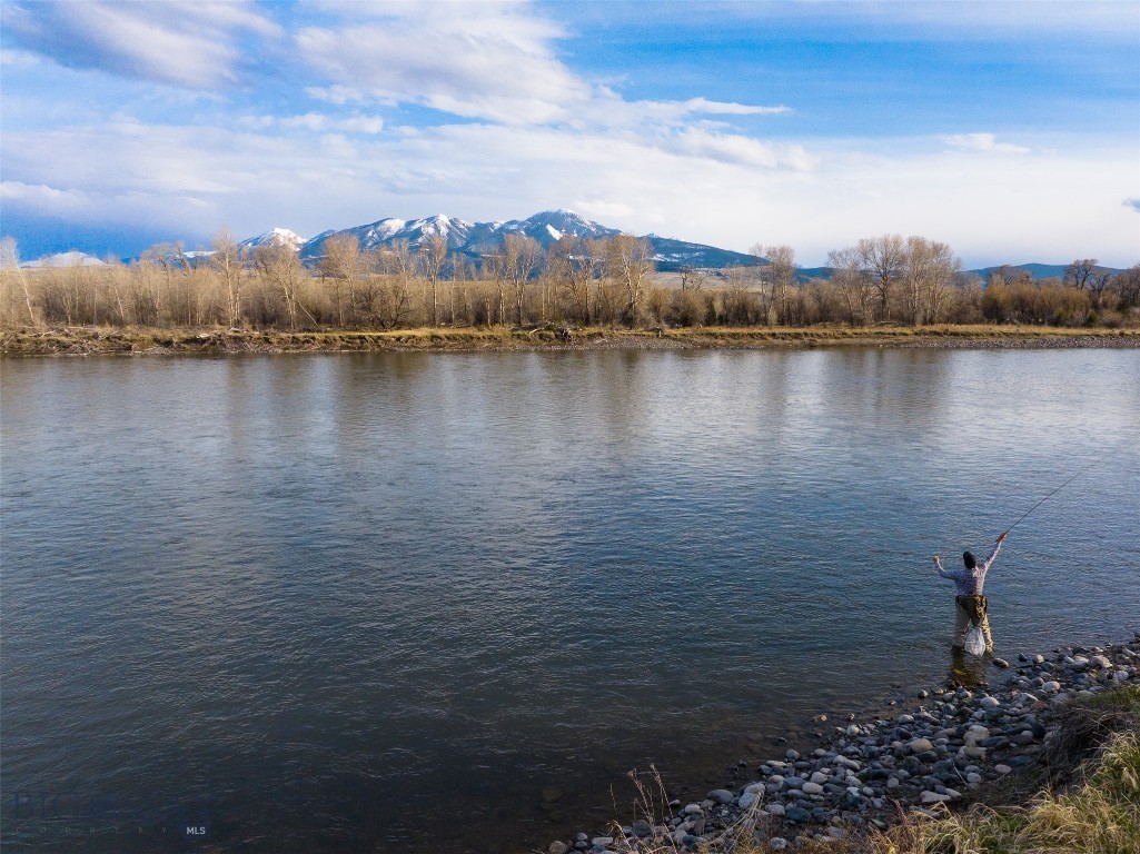 388 Old Clyde Park Road, Livingston MT 59047