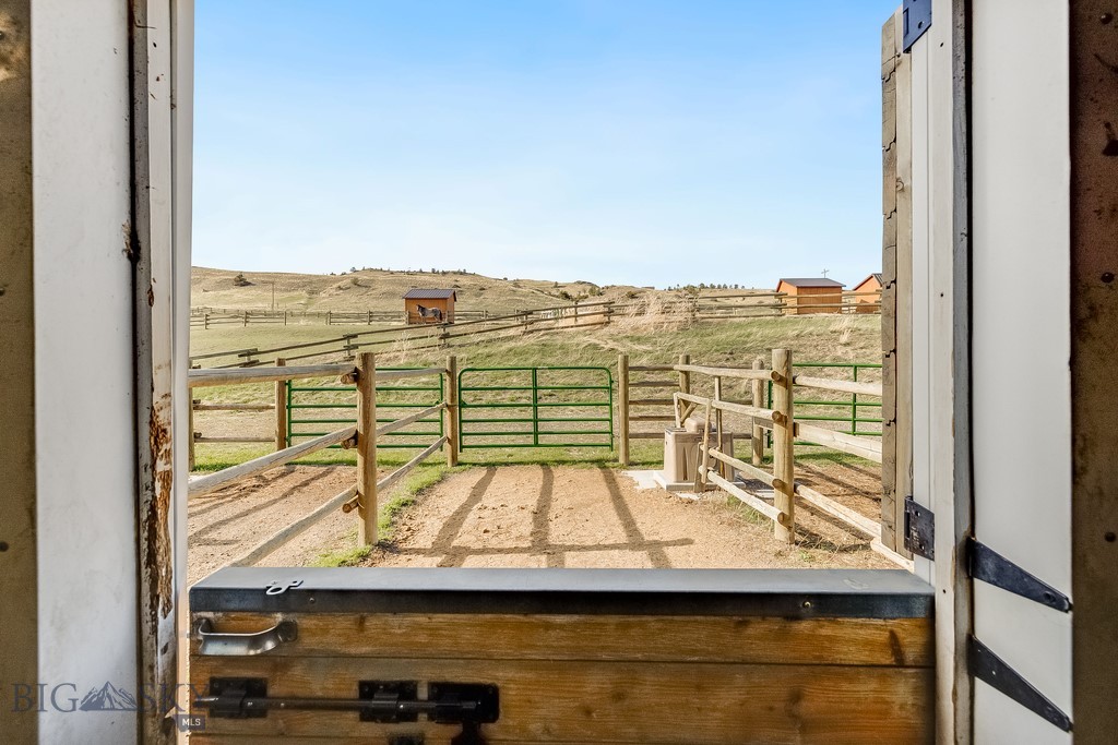 388 Old Clyde Park Road, Livingston MT 59047