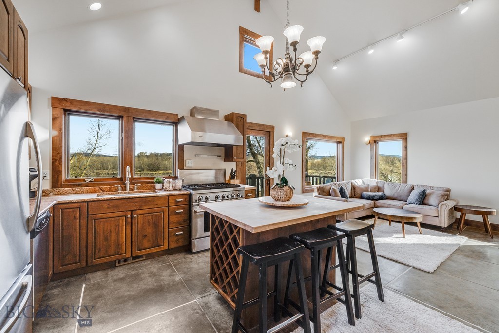 388 Old Clyde Park Road, Livingston MT 59047