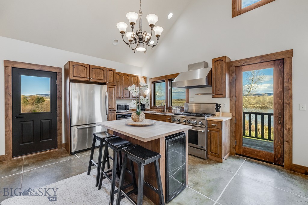 388 Old Clyde Park Road, Livingston MT 59047