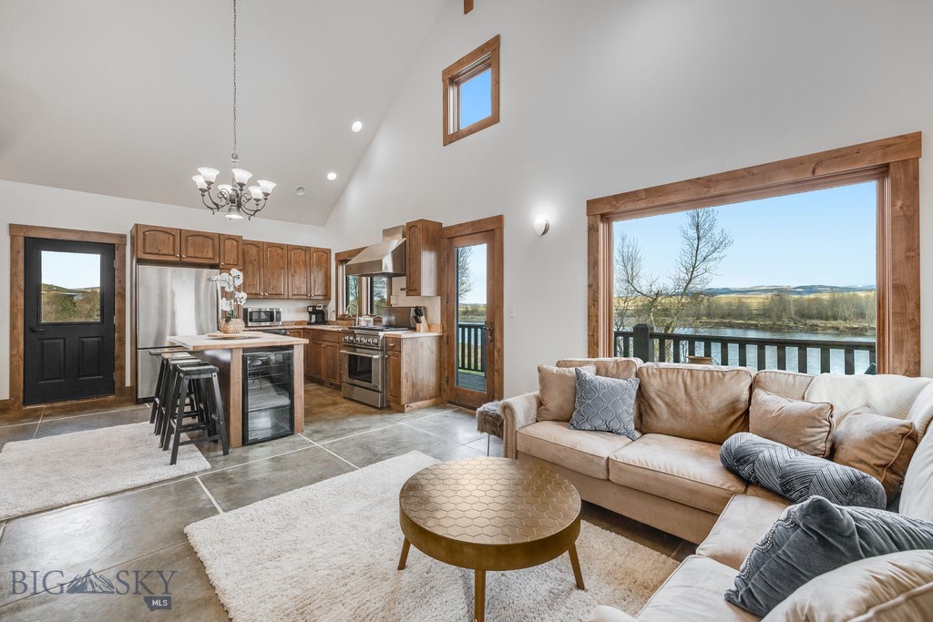 388 Old Clyde Park Road, Livingston MT 59047