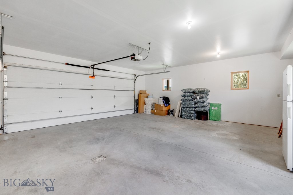 388 Old Clyde Park Road, Livingston MT 59047