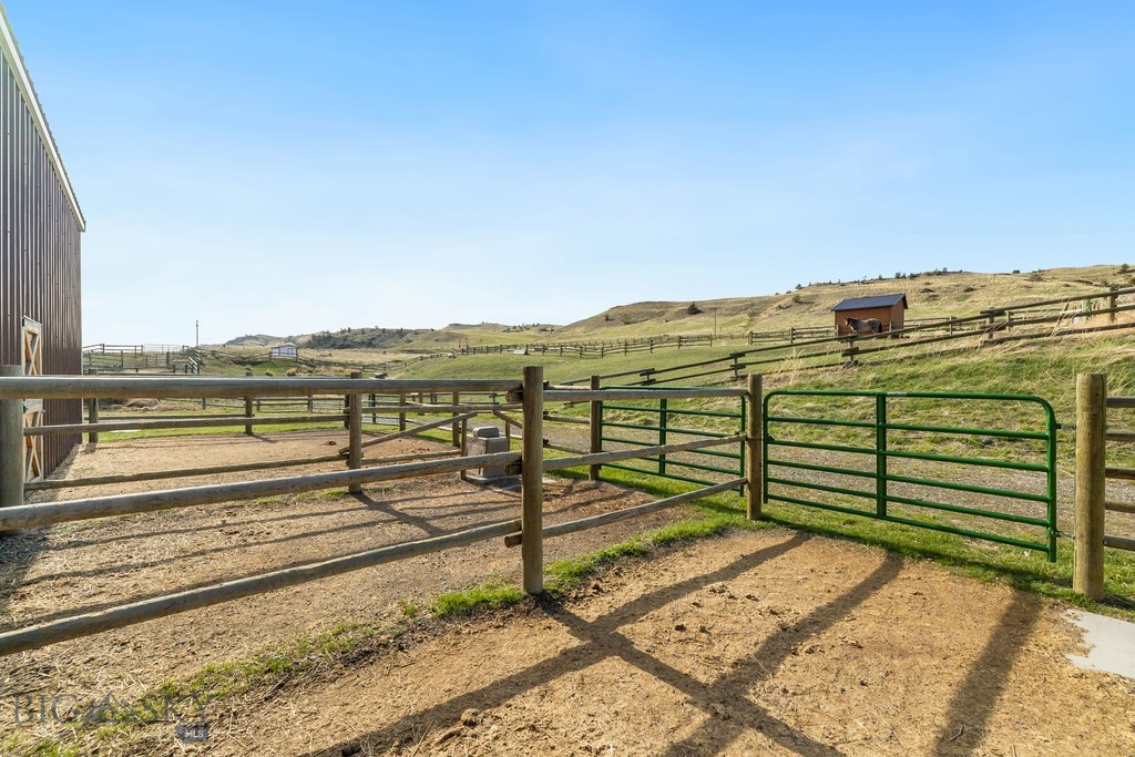 388 Old Clyde Park Road, Livingston MT 59047