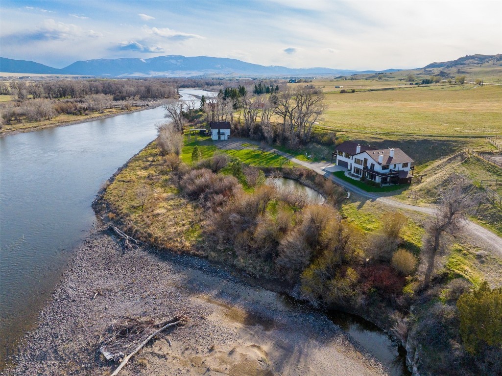 388 Old Clyde Park Road, Livingston MT 59047