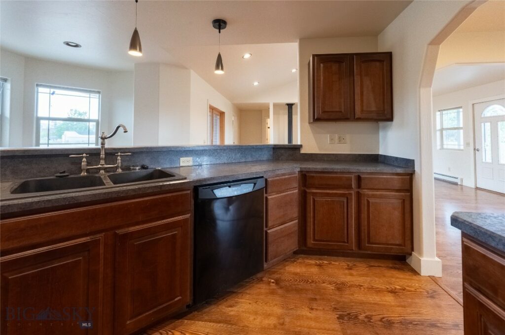 396 Buckskin Road, Belgrade MT 59714