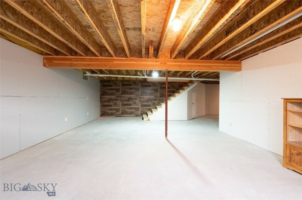 396 Buckskin Road, Belgrade MT 59714