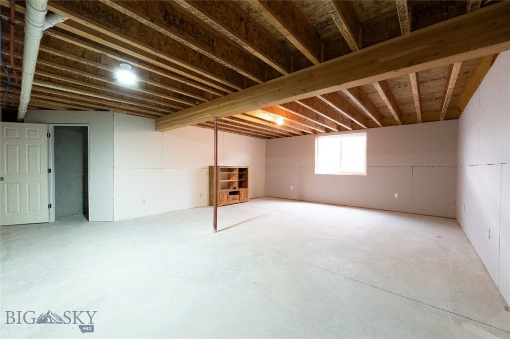 396 Buckskin Road, Belgrade MT 59714