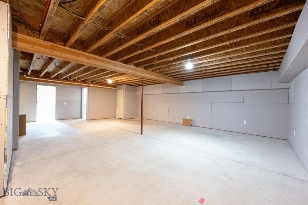 396 Buckskin Road, Belgrade MT 59714