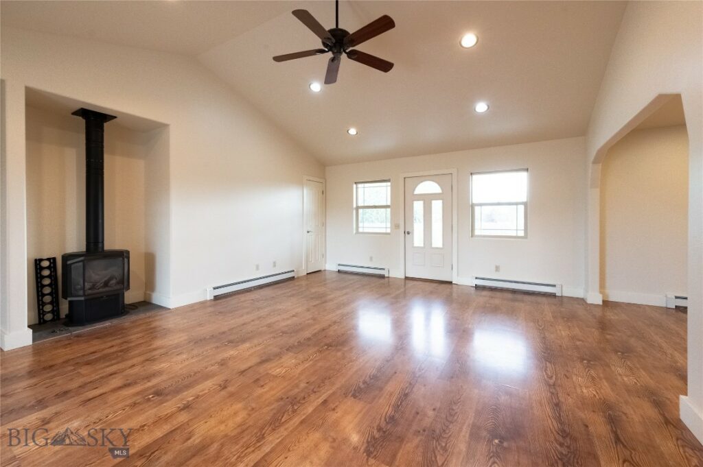 396 Buckskin Road, Belgrade MT 59714