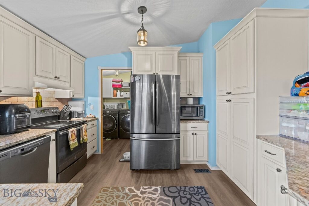 396 Green Belt Drive, Belgrade MT 59714