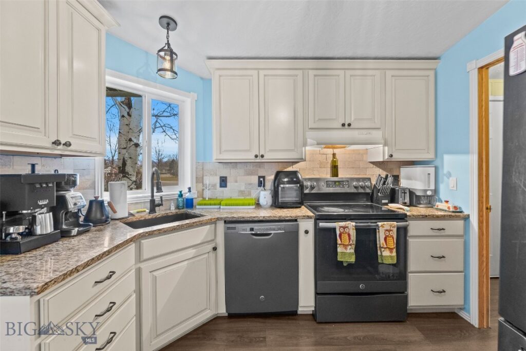 396 Green Belt Drive, Belgrade MT 59714