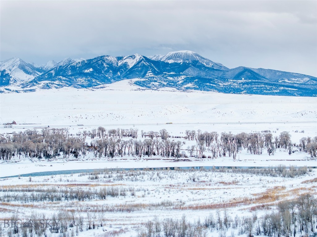 4 Rattlesnake Road, Livingston MT 59047