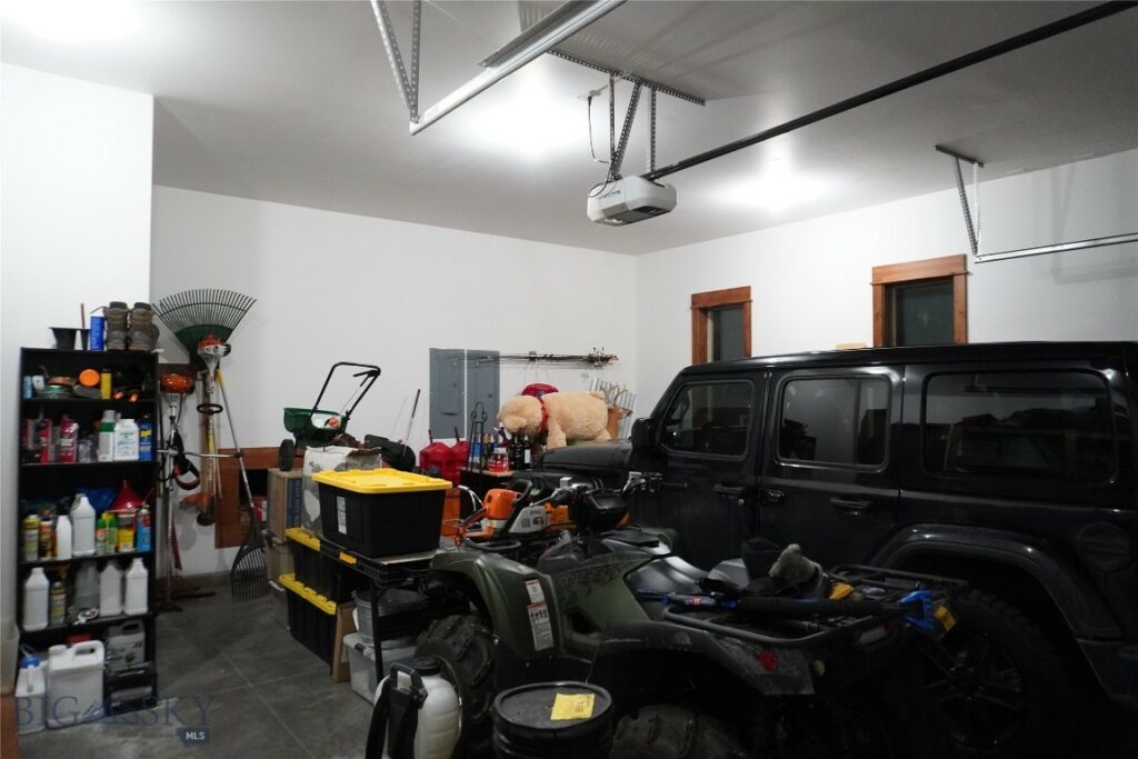 4 Rattlesnake Road, Livingston MT 59047