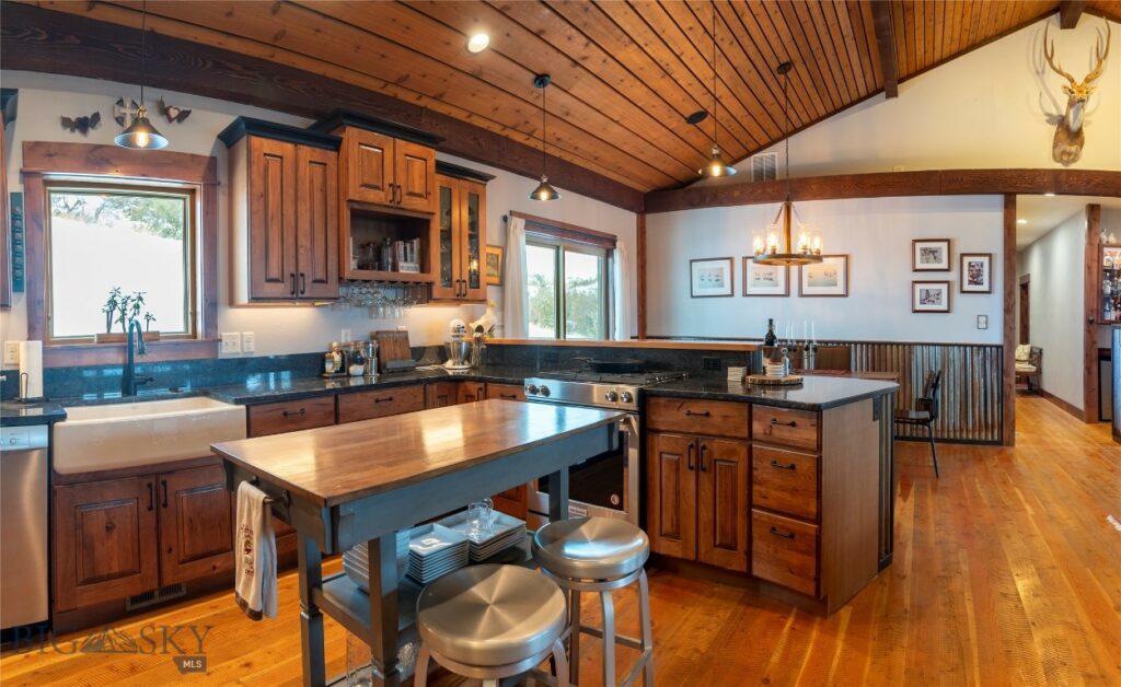 4 Rattlesnake Road, Livingston MT 59047