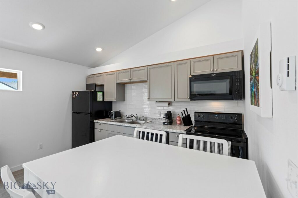 402 Brookline Street, Livingston MT 59047