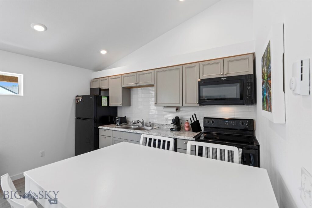 402 Brookline, Livingston MT 59047