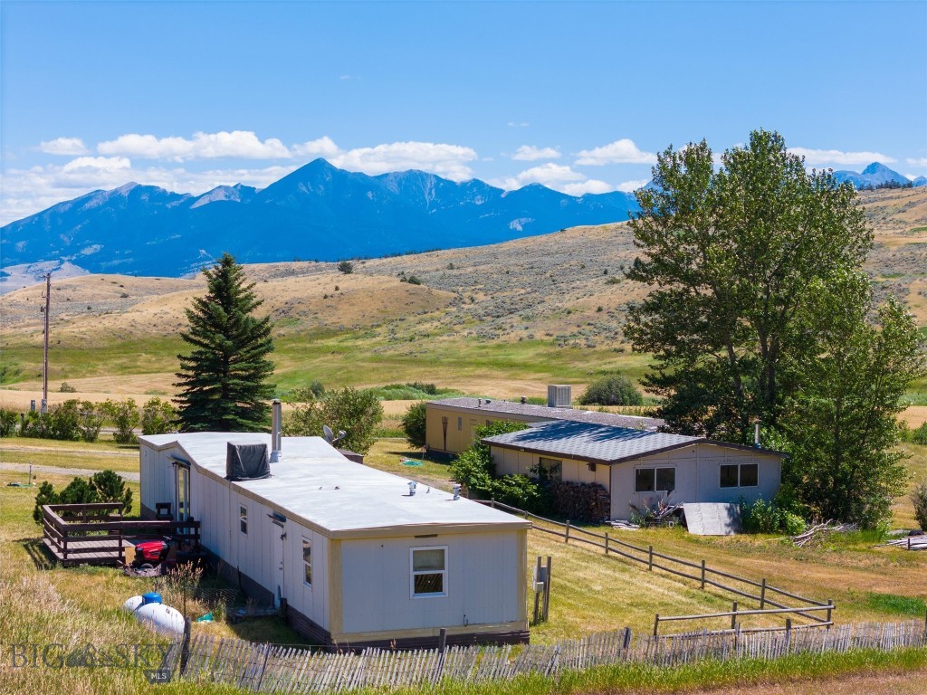 403 Fleshman Creek Road, Livingston MT 59047