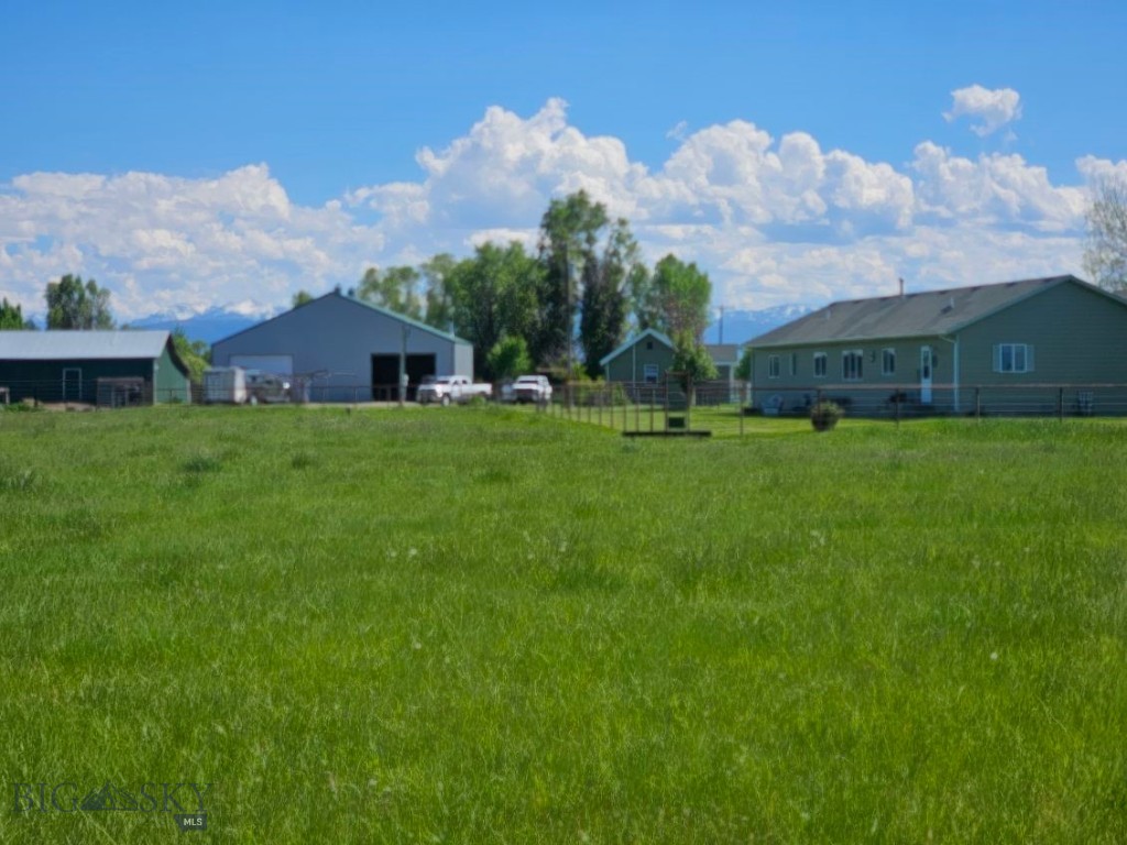 4040 Nelson Road, Belgrade MT 59714