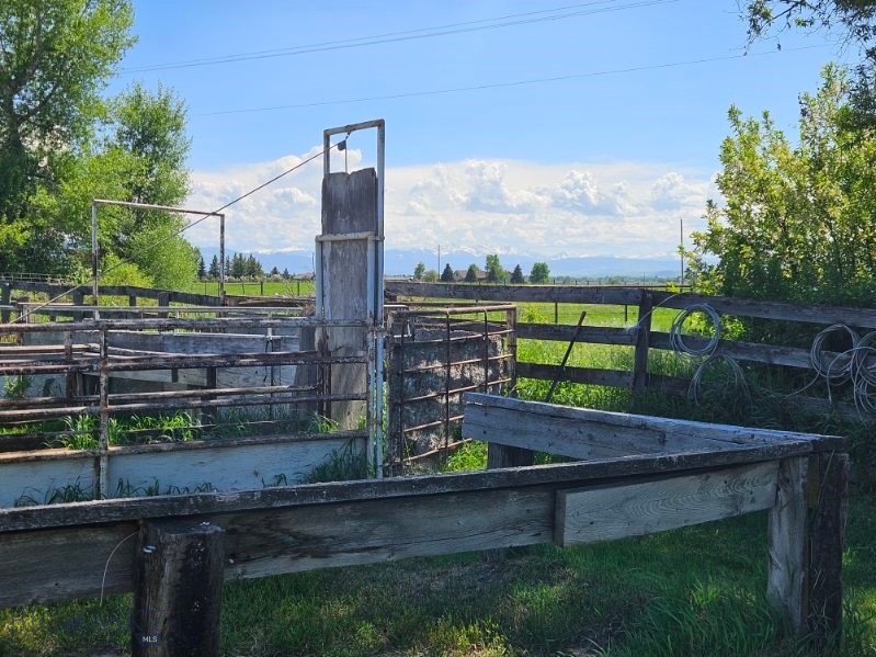 4040 Nelson Road, Belgrade MT 59714