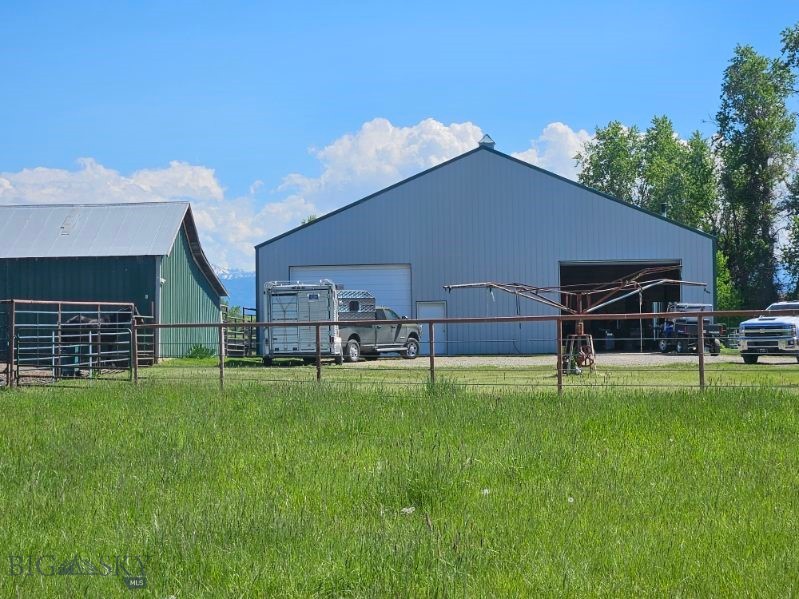 4040 Nelson Road, Belgrade MT 59714