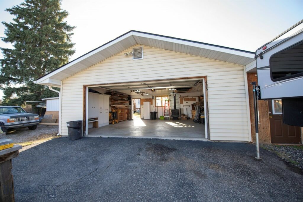 405 N Weaver, Belgrade MT 59714