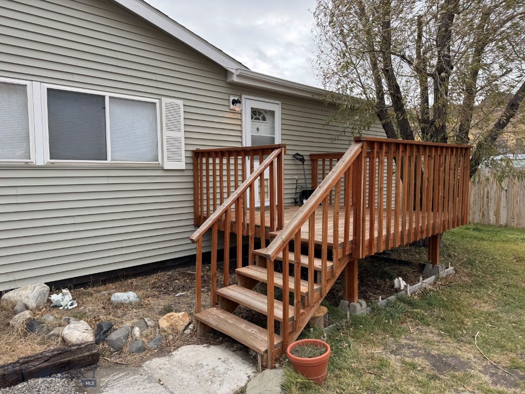 417 N L Street, Livingston MT 59047